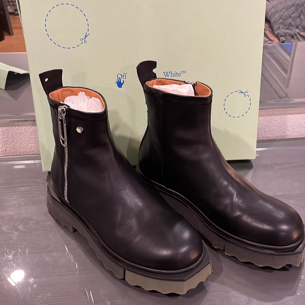 Off-White Sponge Sole Leather Zip Boots Black Mens